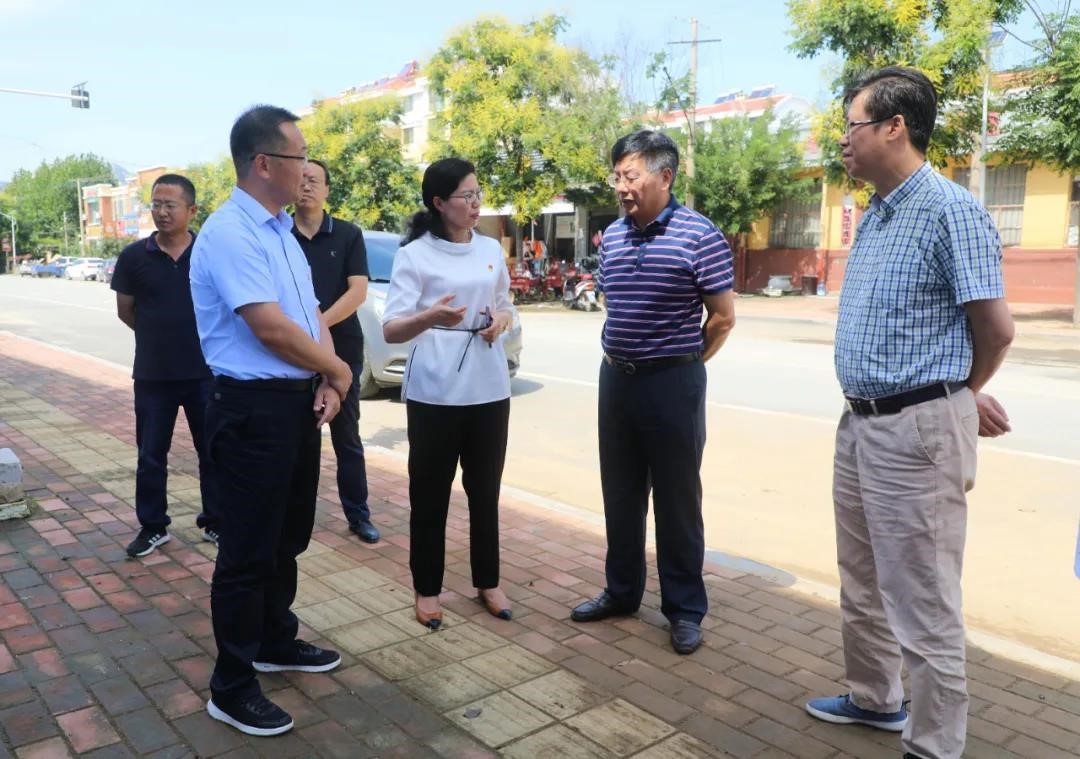 劉裕良同志率隊到平度市舊店鎮(zhèn)考察調(diào)研對口幫扶項目進(jìn)展情況?